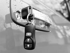 商丘開汽車鎖(修鎖換鎖公司電話)